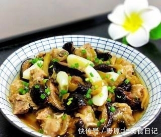 美食|美食精选:三色蚝油花菜,春笋海带炖老鸭,香煎咖喱鸡翅的做法