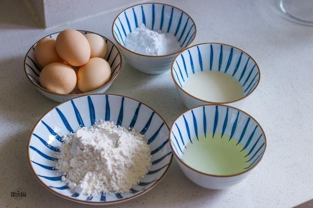  手轻|网红抖臀蛋糕，用手轻碰就一直抖个不停，迫不及待咬下一口，真香