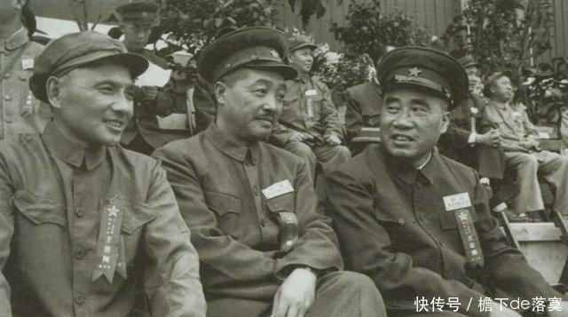 烧水|士兵命伙夫给自己烧水,伙夫默默照做,小兵开会时一看台上傻眼了!