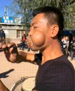 场合|搞笑GIF:妹子,搞笑要分场合,阿姨让你弄的都不知所措了