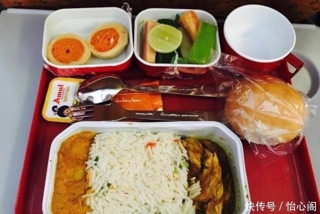 韩国|中国飞机餐VS国外飞机餐,看完印度的我,直接把手里餐“扔了”