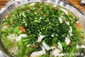 白领|宜宾新晋“美食街”,一到饭点儿人挤人!学生、白领都爱去……