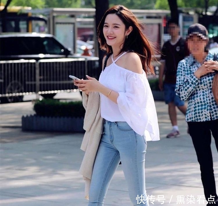 身材|街拍:清新甜美的打底裤小姐姐,身姿曼妙,性感靓丽可人!