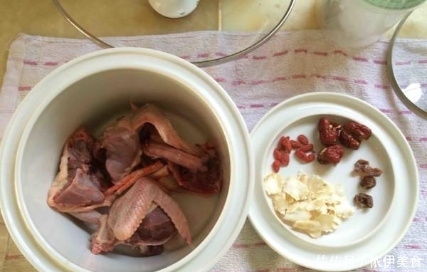  夏天|夏天出汗多要常吃这肉，比牛肉便宜，比羊肉滋补，一年四季不闹病