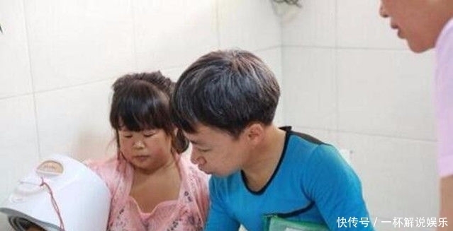 家人|小矮人不顾家人劝阻,坚持生养儿女,孩子出世后一家人乐了