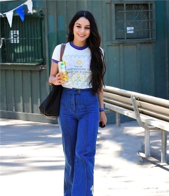  说了算|“喇叭裤”土不土你说了算！今年流行这样来穿，跟着穿就时髦显瘦