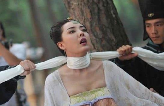 频频|朱元璋驾崩,她奉旨陪葬,一年后墓地频频传来婴儿哭声