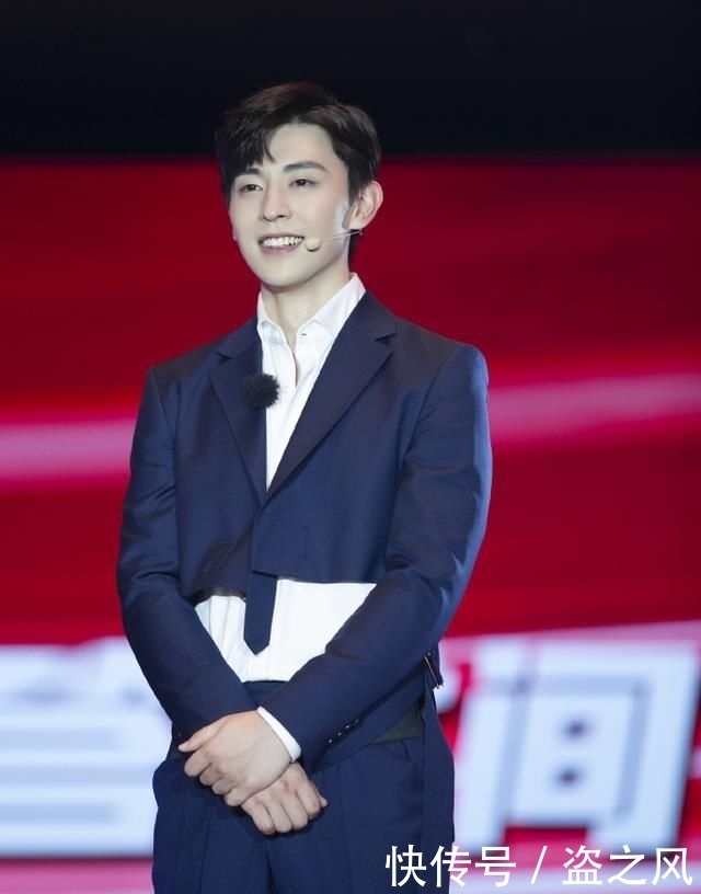 焦点|200514 邓伦《极限挑战》发布会全程回顾 西装伦又奶又酷成全场焦点