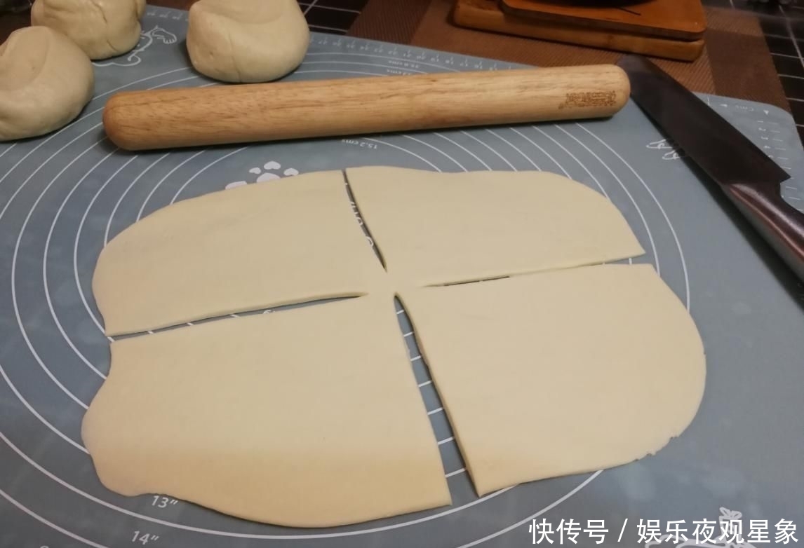 得来|扯出来的裤带面,筋道又滑溜,加两个油面筋塞肉,鲜得来停不下筷