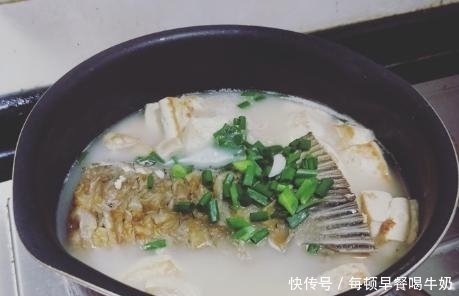 豆腐|豆腐和它天生是一对，我隔三差五煮汤，奶白鲜美，胜过鲫鱼汤