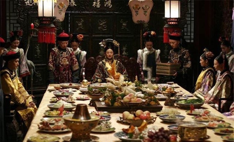  进献|慈禧胃疼，大厨为拍马屁进献一汤，慈禧得知原料后杀了他