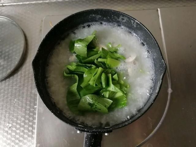  白粥|白粥太无味教你一款有肉有菜的粥，颜色好看又好喝