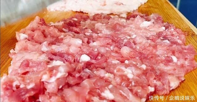 以让饺子|做饺子馅时,只要肉馅里放这“3样”东西,立刻好吃翻倍,太香了