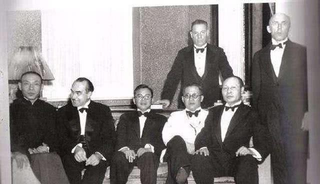 欠条|杜月笙临死前要把欠条烧掉,家人不舍得,他说:我是在救你们的命