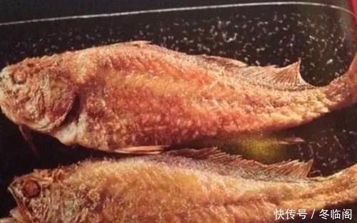  经验|煎鱼时只需放点“它”鱼肉不粘锅不破皮，30年大厨的经验分享