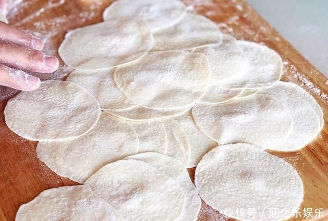 七月|七月吃饺子,试试这馅儿,2块钱1斤,比韭菜鲜,比牛肉香