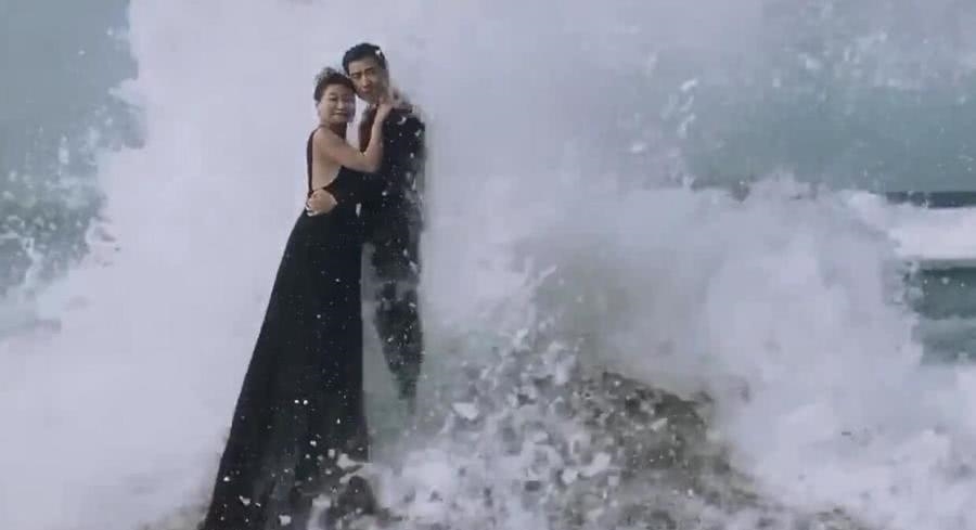 黑纱|高颜值夫妻霸气拍黑纱婚纱照,原图连人脸都看不清,成片好美