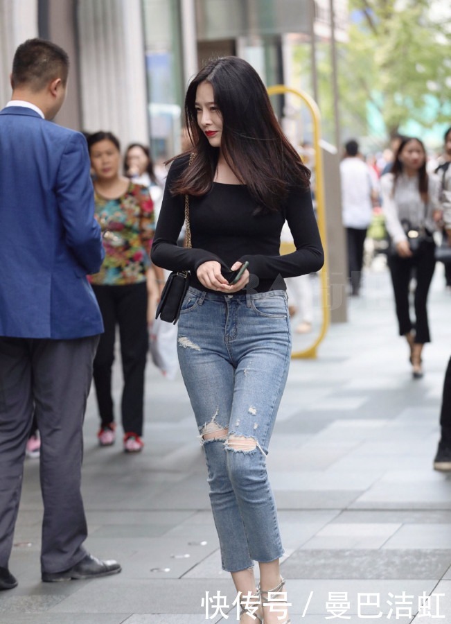  浅色|多种多样的牛仔裤，怎么选择最耐看？浅色搭配准没错