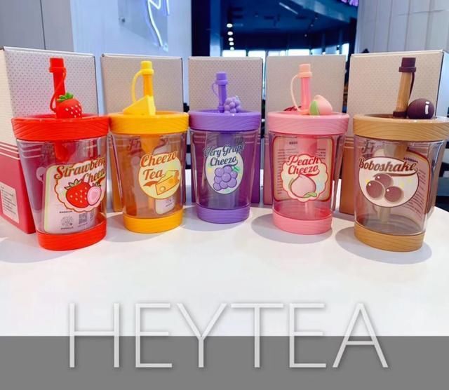 星巴克|越来越贵的喜茶和奈雪,能成为「中国星巴克」吗?