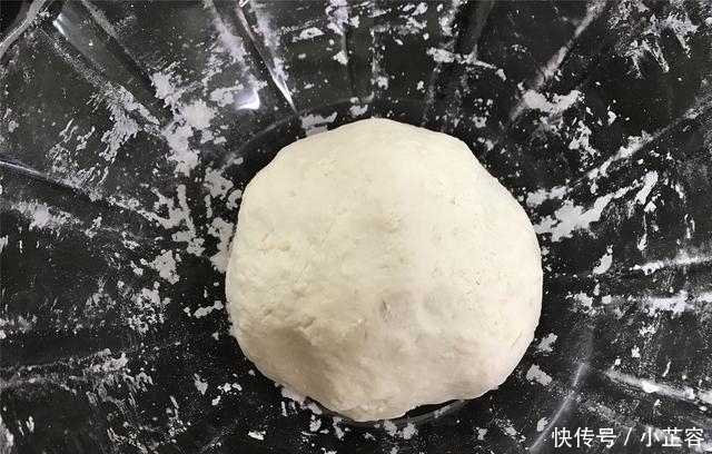 早餐|山药别总炒着吃,做成营养早餐饼,香甜软糯,孩子隔天就想吃