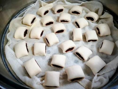 夹心小馒头|最近儿子迷上这个早餐,比面包口感松软,满满都是料,特好吃