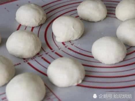 柔软|日式菠萝包,咋做才能柔软好吃很多人第一步就错了,关键在和面