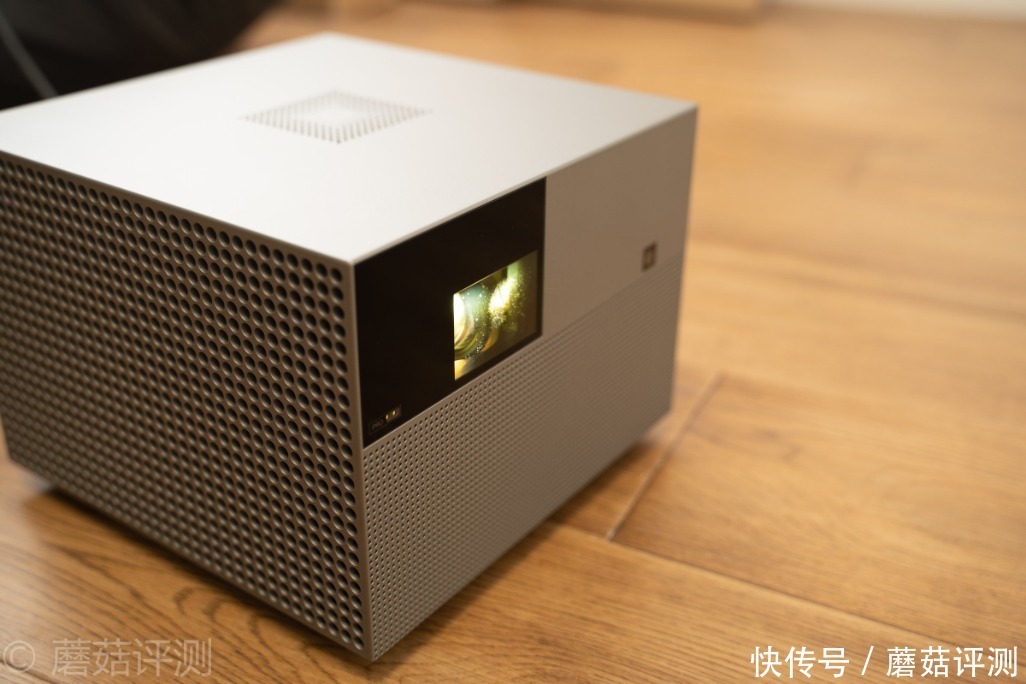 Vogue|轻松打造家庭影院,畅享极致影音体验、峰米Vogue Pro家用投影机 评测