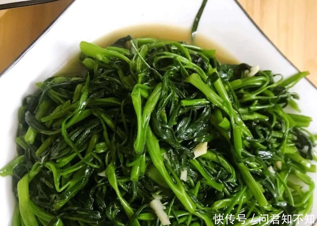  过瘾|炒空心菜时,提前做这一步,炒出来的空心菜碧绿脆口,比吃肉过瘾