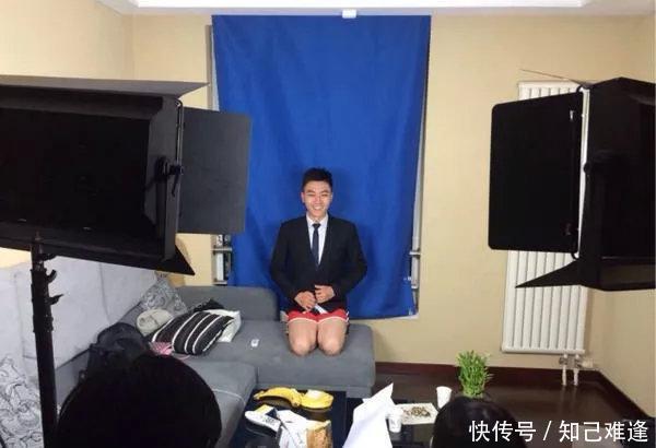 台下|央视主持人台上严谨敬业,谁知道他们台下多接地气