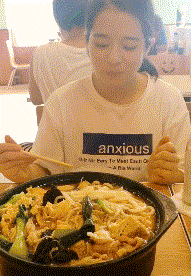 爸爸|搞笑GIF:孩子,都怪你爸爸的脚丫子有毒