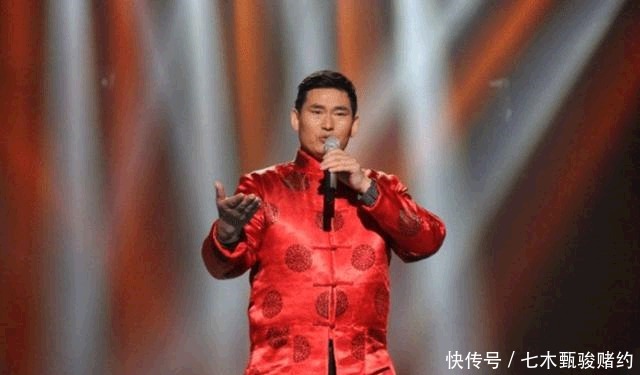 大衣哥|他42岁才成名,从农民到春晚,却因太善良“身败名裂”