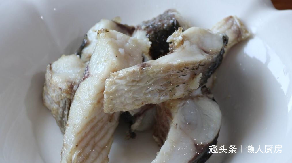 教你做|买了一条4斤重的草鱼,教你做麻辣鱼块,鱼肉麻辣入味特别下饭