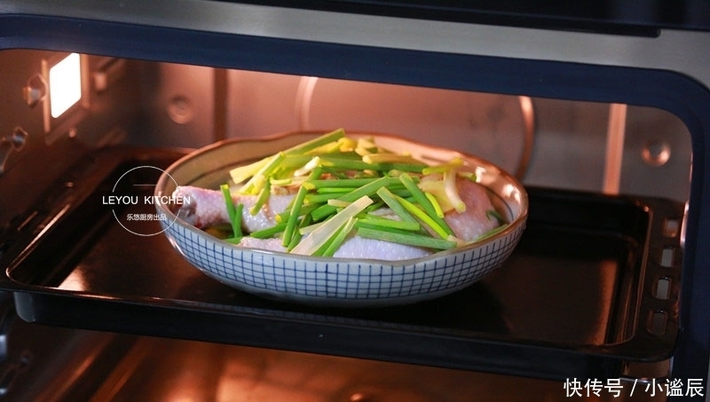 鸡肉|蒸出来的美味,又鲜又嫩的鸡腿吃法,一滴油没放,清淡有滋味