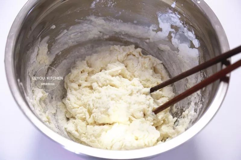 静置|在家做馅饼,和面很重要,照着做馅饼皮薄馅大,放凉了也软软的