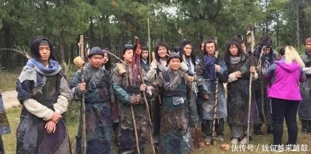  天龙八部|于荣光执导《天龙八部》杀青，乔峰发型时尚，王语嫣气质全无