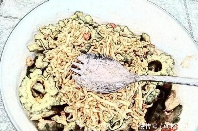  泡面|近期做的5款花式泡面，绝佳创意超乎想象