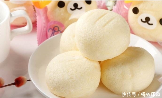  鸡蛋|一盒酸奶，两个鸡蛋，锅里蒸一蒸，做香甜可口的蒸蛋糕，比发糕香