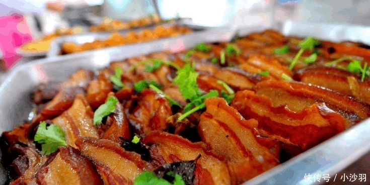 够吃|第一次去南方, 6人要8个菜, 点菜时老板说够吃, 上菜后我们哭了