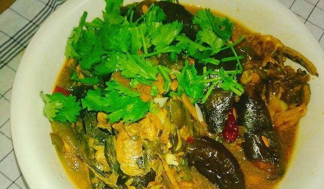  好吃|嘎牙子炖茄子，吃了上顿想下顿，好吃的秘诀很简单，不信你试试！