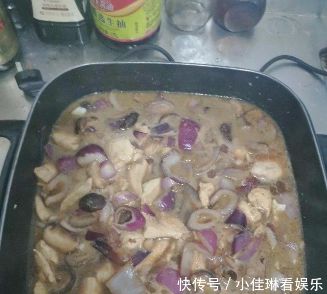 香菇|洋葱香菇烧鸡片,鲜香入味,超级下饭