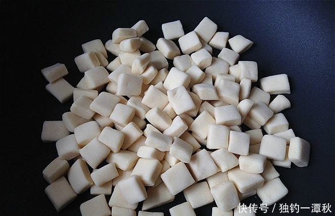 奶香|教你做奶香小馒头,不加一滴油和水,一个平底锅就搞定