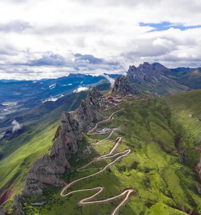雪山|凝聚冰川、古道、湖泊、雪山、草原和古文明的康巴腹地