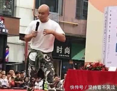 乐嘉|在《非诚勿扰》红极一时的乐嘉,5年几近被封杀的态势,骂金星吻谢娜都做过