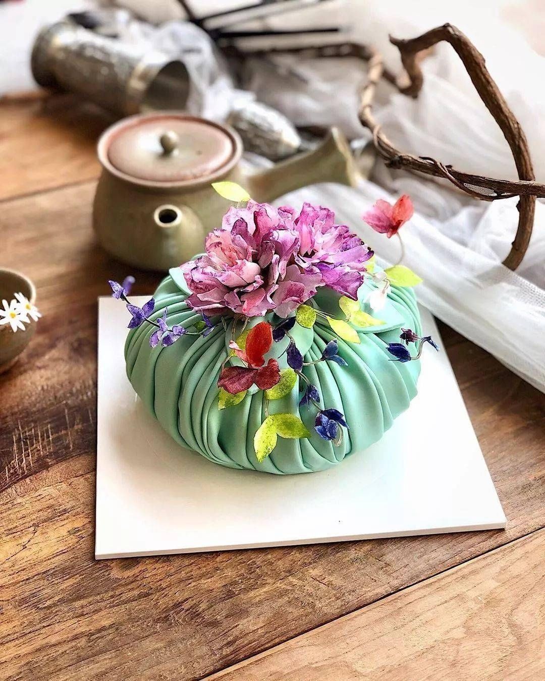 包袱蛋糕|脑洞太大韩国小姐姐晒神秘蛋糕,引百万粉丝每天催更太美了,每一张都让我流口水…