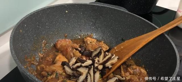 油1茶匙|电饭锅做鸡煲饭少了这一味就不香了,懒人煲饭只需要这么做