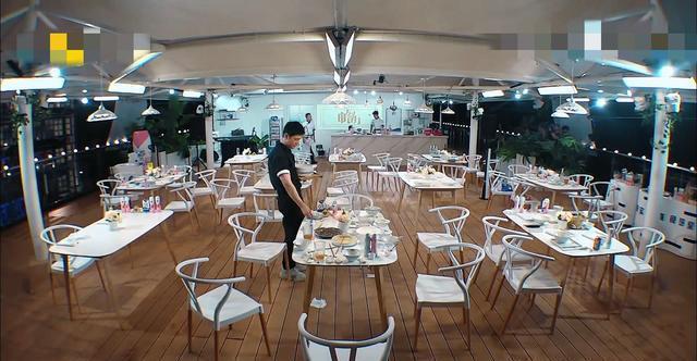 桃子|大可不必!《中餐厅》赵丽颖吃烂桃子,被放肆夸!