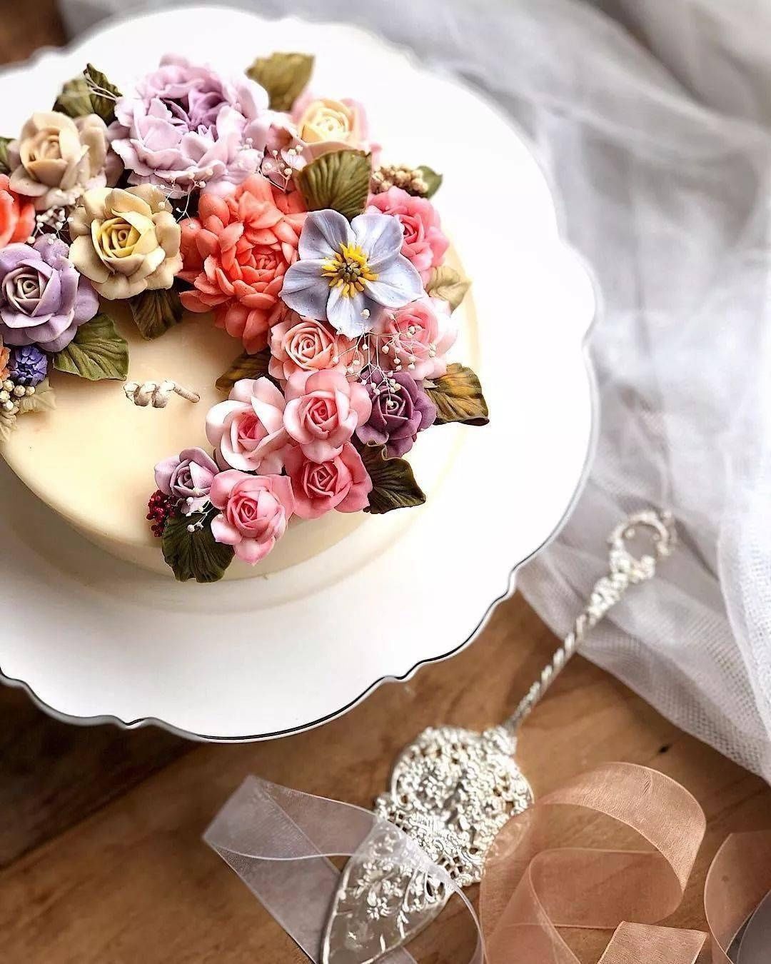 包袱蛋糕|脑洞太大韩国小姐姐晒神秘蛋糕,引百万粉丝每天催更太美了,每一张都让我流口水…