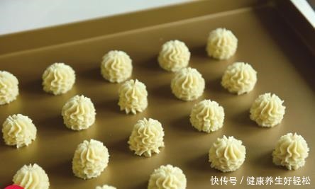 曲奇|网红云朵曲奇,无需打发,搅一搅就能做,香甜柔软,入口即化