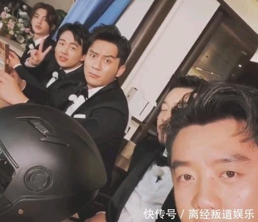 郑恺成|郑恺成了跑步男子队的队长!拍摄这段视频的唯一方法就是无视她,甚至不给她机会出现