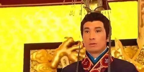 人都|太监以为他是傻子，助他登基，他下的第一道圣旨，让太监傻眼了！